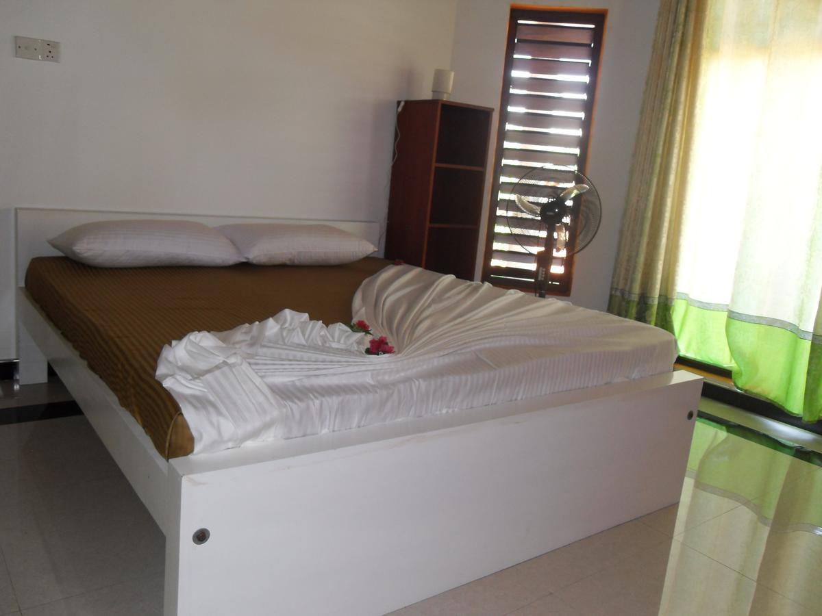 Bee Nest Bed & Breakfast Negombo Luaran gambar