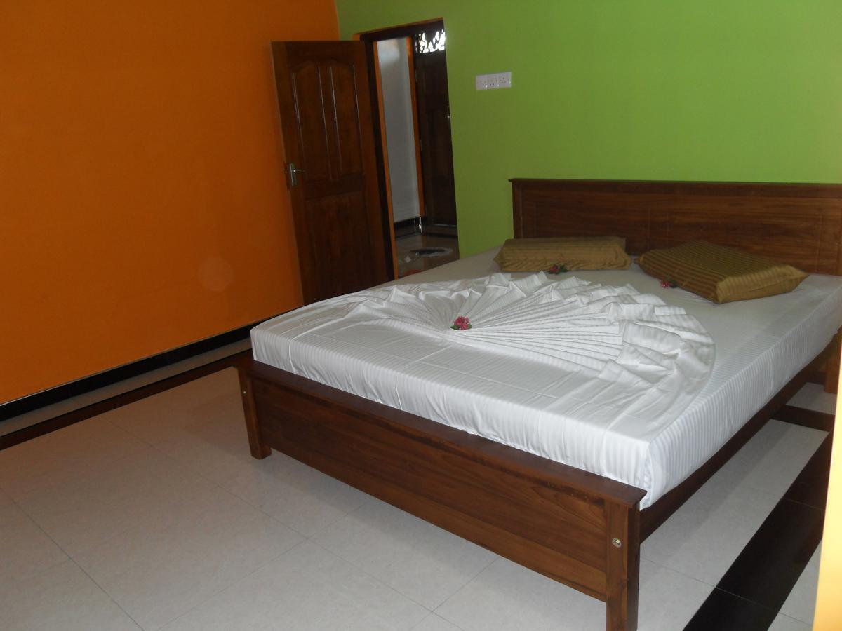 Bee Nest Bed & Breakfast Negombo Luaran gambar