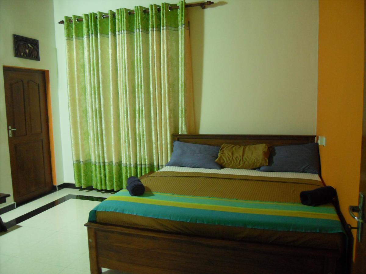 Bee Nest Bed & Breakfast Negombo Luaran gambar