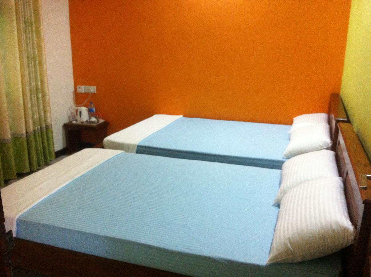 Bee Nest Bed & Breakfast Negombo Luaran gambar