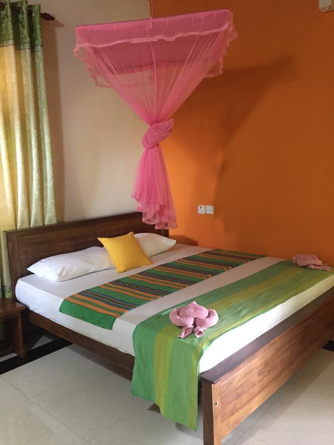 Bee Nest Bed & Breakfast Negombo Luaran gambar