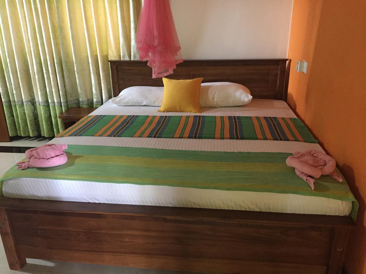 Bee Nest Bed & Breakfast Negombo Luaran gambar