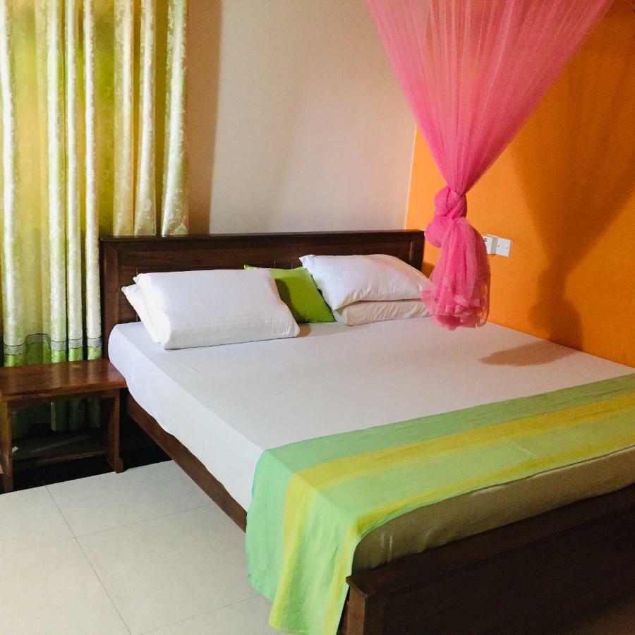 Bee Nest Bed & Breakfast Negombo Luaran gambar